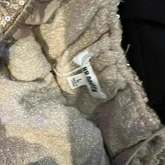 BB Dakota Women's Medium M Sequin One Shoulder Shirt NWT - Picture 3 of 3